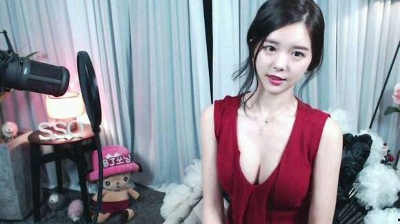 韩国女主播浴室顶门,揭秘隐私泄露背后的真相