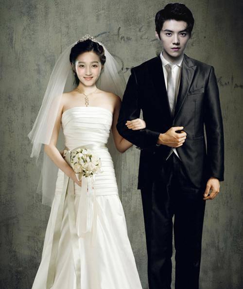 鹿晗和老婆的结婚照片